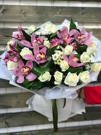 Букет цветов из: Розы и Хризантемы в Большовской
