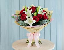 Букет цветов из:  Лилии и Розы в Большовской