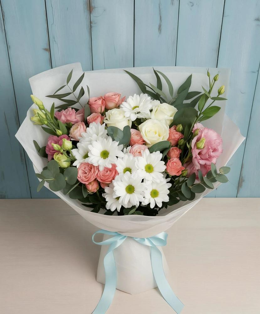 Букет цветов из: Розы, Лизиантусы и Хризантемы в Большовской