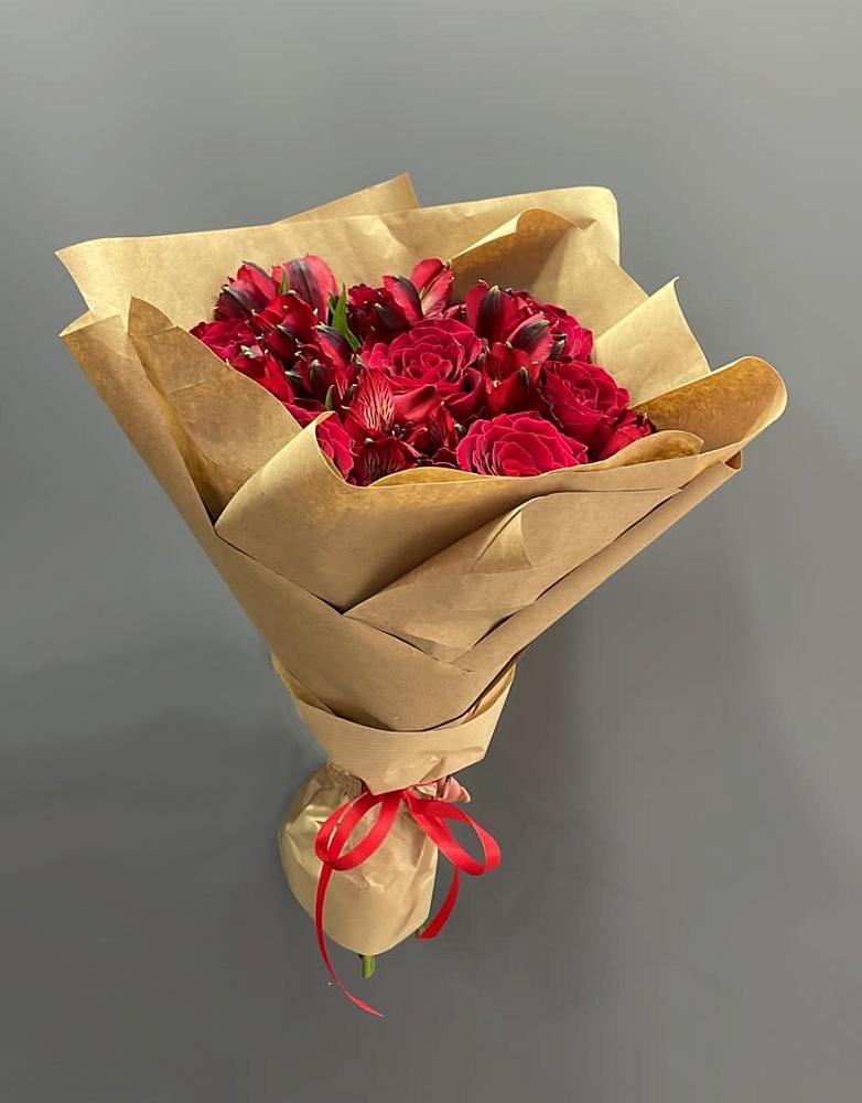 Букет цветов из: Альстромерии и Розы в Большовской