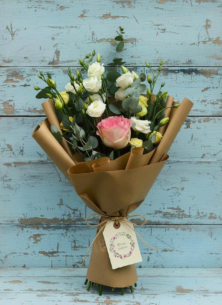 Букет цветов из: Розы и Лизиантусы в Большовской