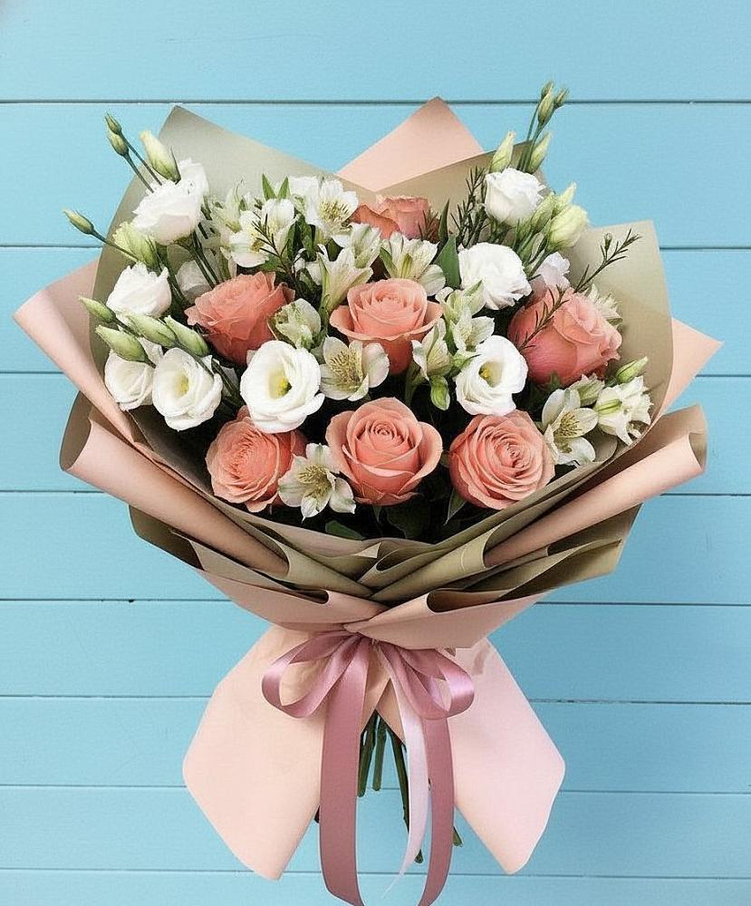 Букет цветов из: Розы, Альстромерии и Лизиантусы в Большовской