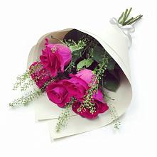 Букет цветов из:  Розы в Большовской