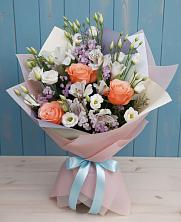 Букет цветов из:  Лизиантусы, Розы, Альстромерии и Гипсофила в Большовской