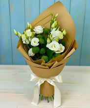 Букет цветов из:  Хризантемы и Лизиантусы в Большовской