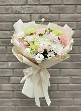 Букет цветов из:  Гвоздики, Розы, Лизиантусы и Хризантемы в Большовской