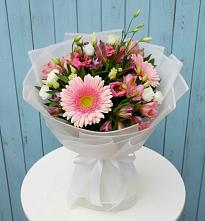 Букет цветов из:  Герберы, Альстромерии и Лизиантусы в Большовской