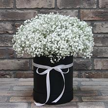 Цветочная композиция из Гипсофила в шляпной коробке в Большовской